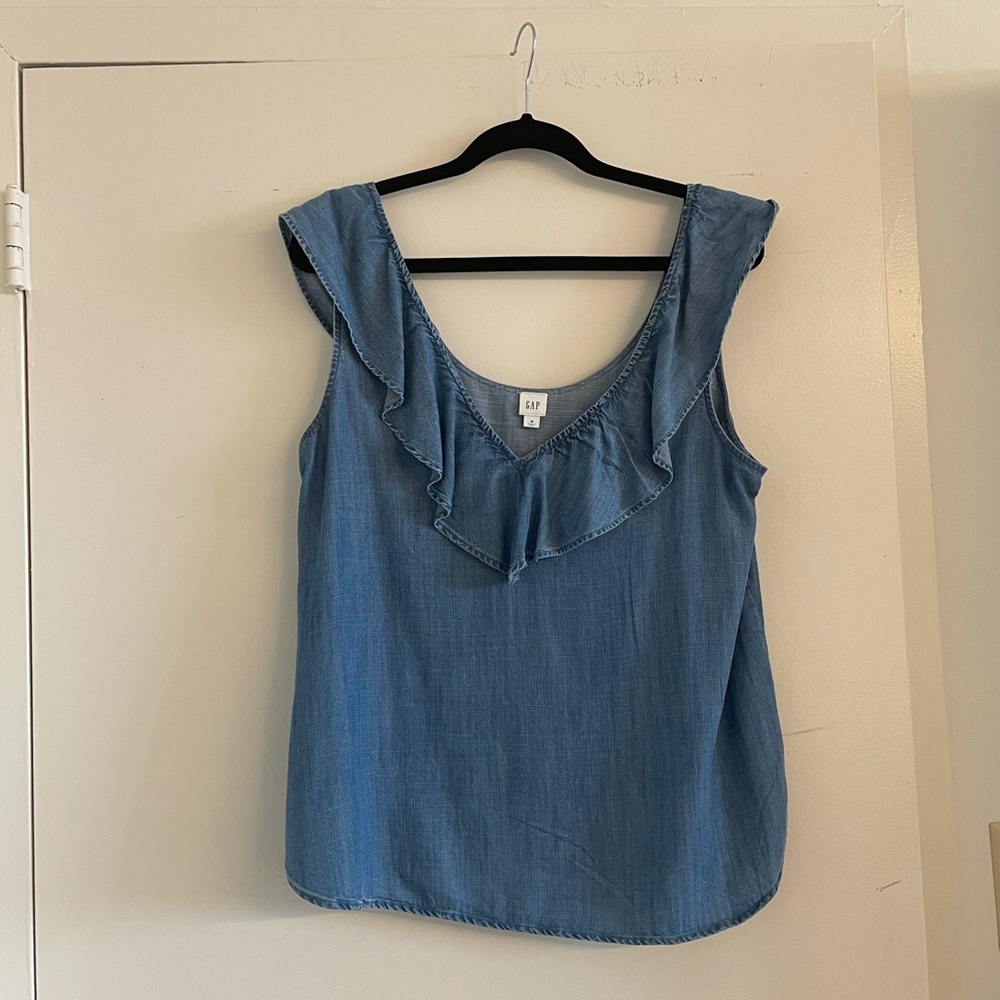 GAP chambray beautiful tank top size M worn once